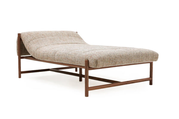 Willow-Daybed_Obl-min