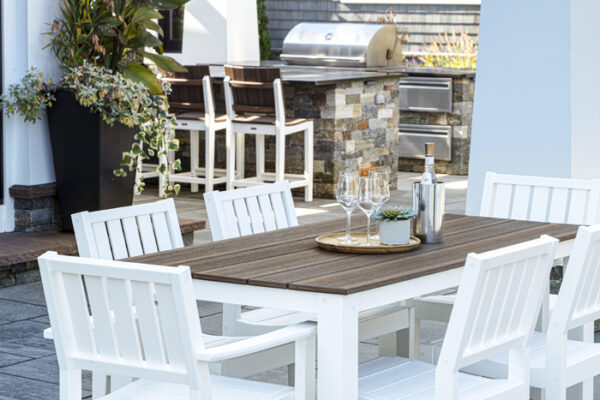 outdoor-fniture-white-and-wood- Greenwich